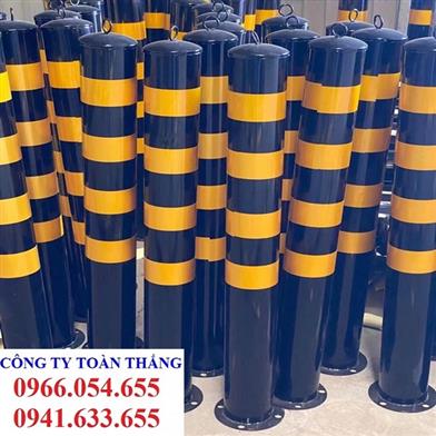 Cọc tiêu thép