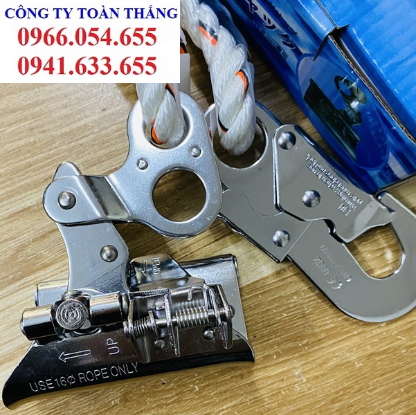 khóa an toàn chống trơn trượt 