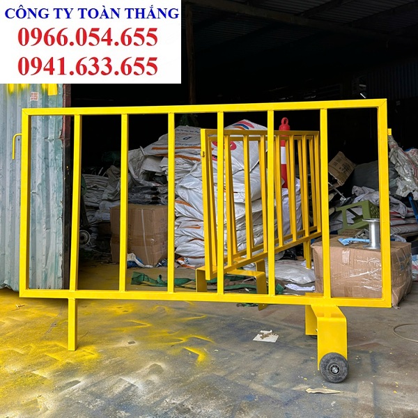 hàng rào sắt di động 